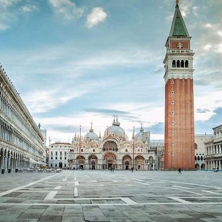 2 Min Da Piazza San Marco L-Home Venecia Exterior foto